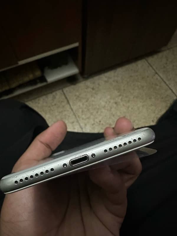 Iphone 8 plus 64gb pta ( read add ] 5