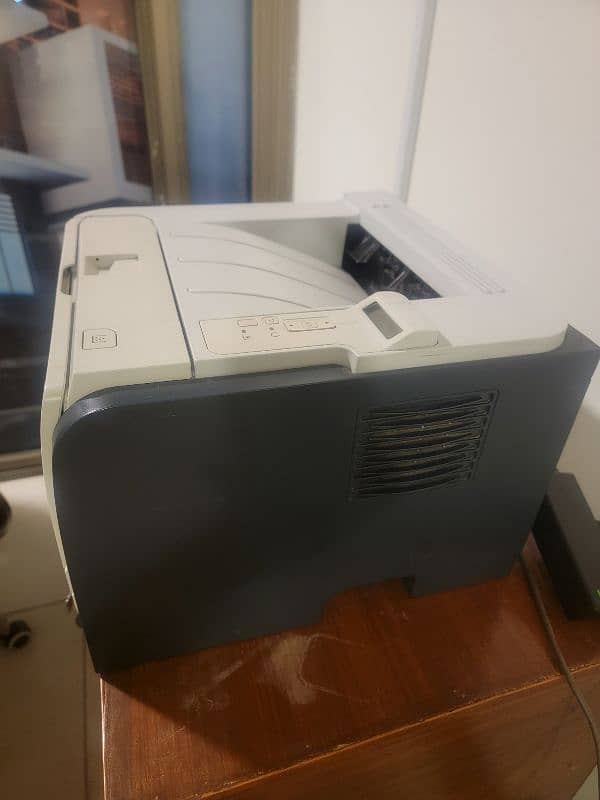 HP Laserjet P2055d 1