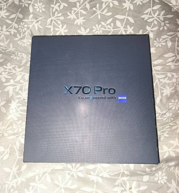 Vivo X70pro neat and clean full box 12/256 camera killer 2