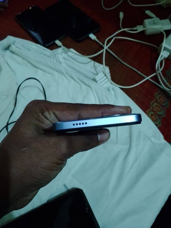 mic off ha bas all ok ha or koi msla ni *mobile exchange only iphone 4