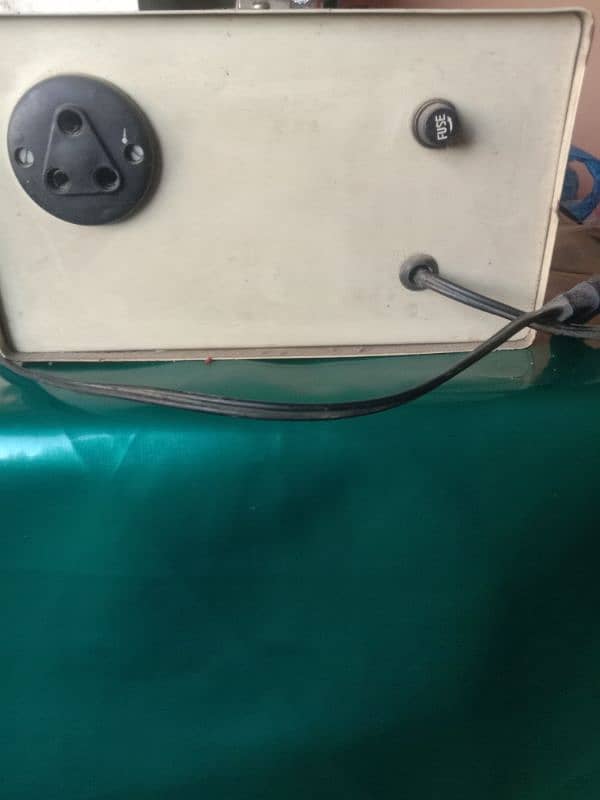 urgent sale 2500w. Auto voltage stabilizer 1