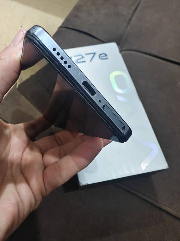 VIVO V27E 8/256 2