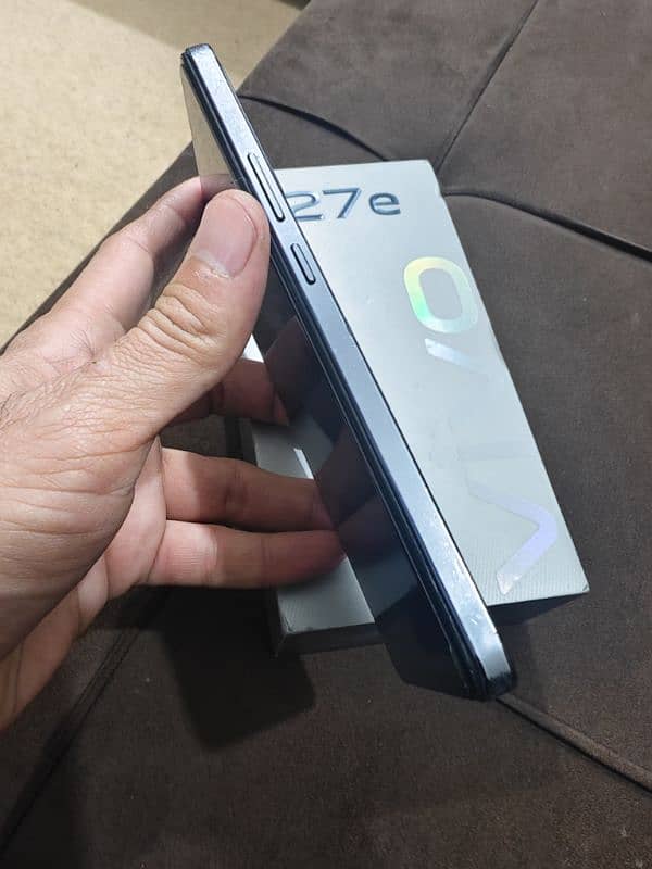 VIVO V27E 8/256 3