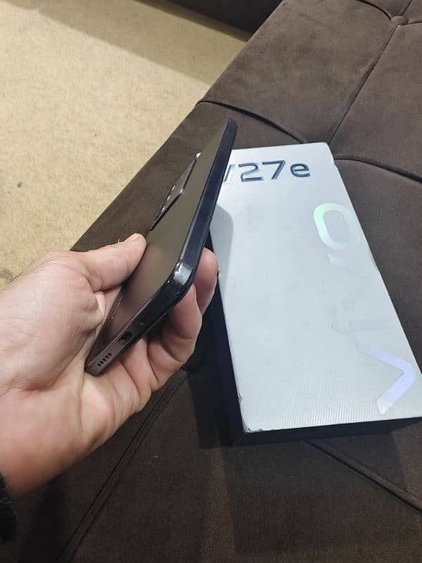 VIVO V27E 8/256 4