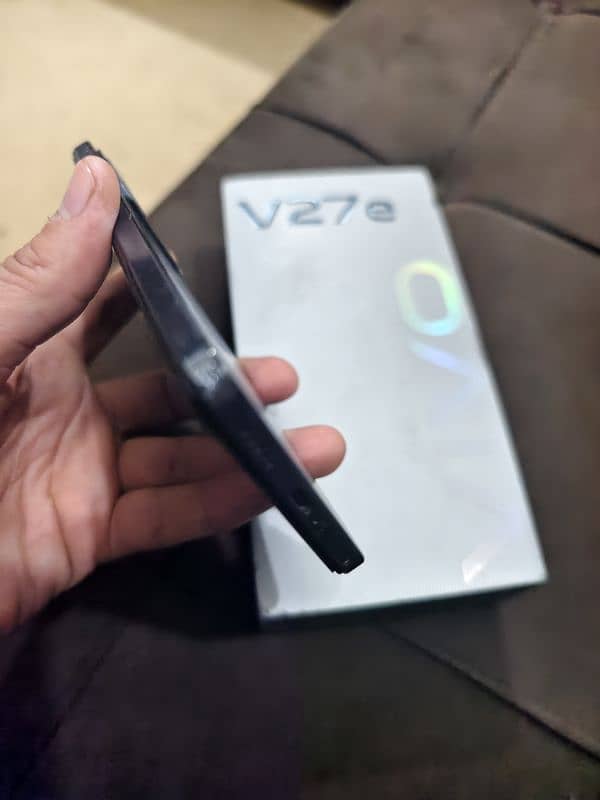 VIVO V27E 8/256 6