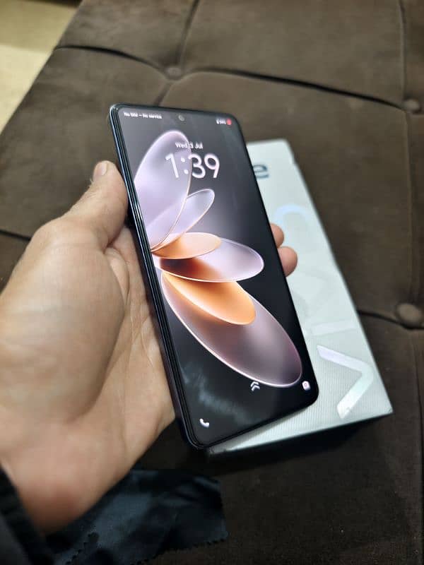 VIVO V27E 8/256 7