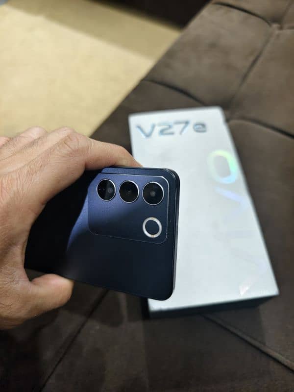 VIVO V27E 8/256 8