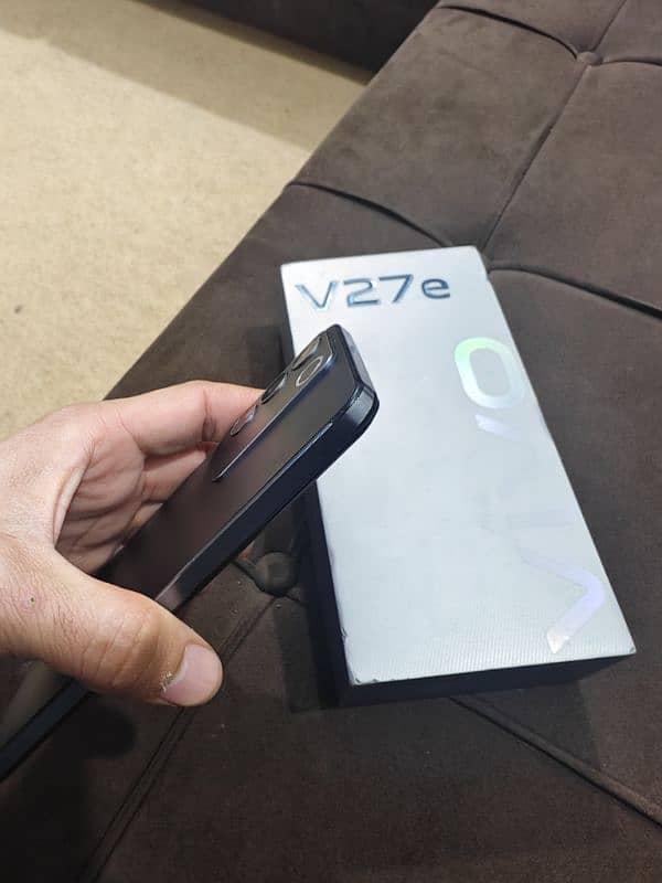 VIVO V27E 8/256 9