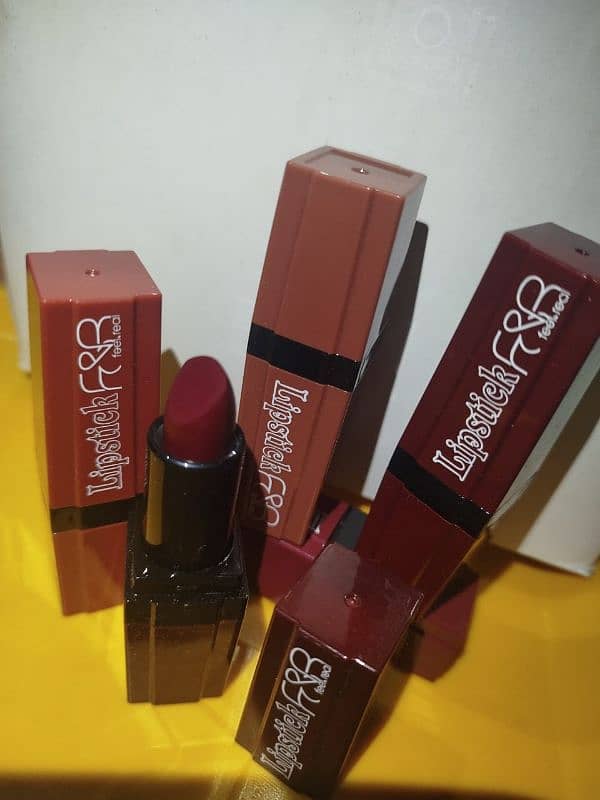 lipstick and lip gloss cool color for all Pakistan girls 10