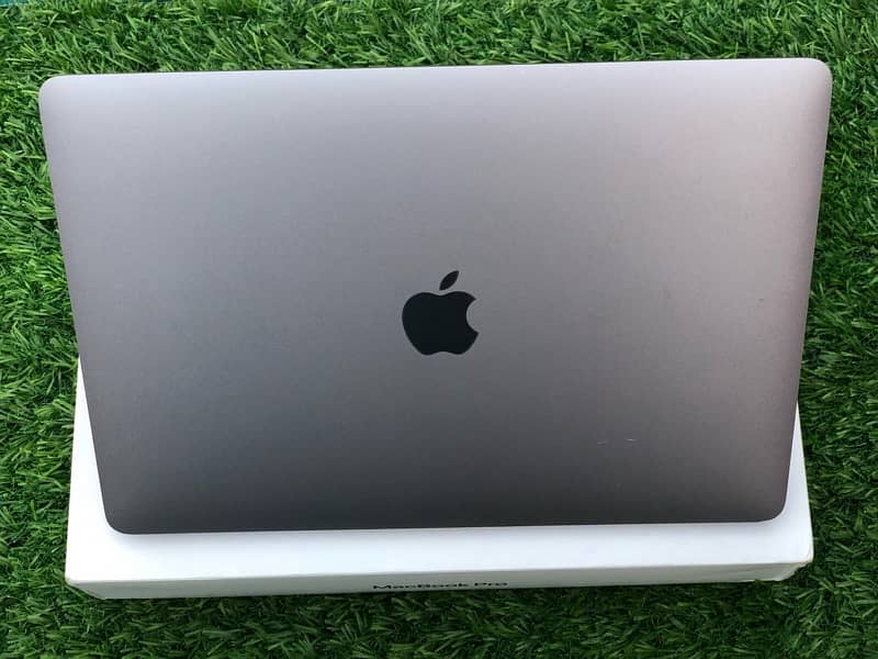 Apple MacBook Pro(8/256Gb) 2017 model with box&charger Wh(03274117805) 8