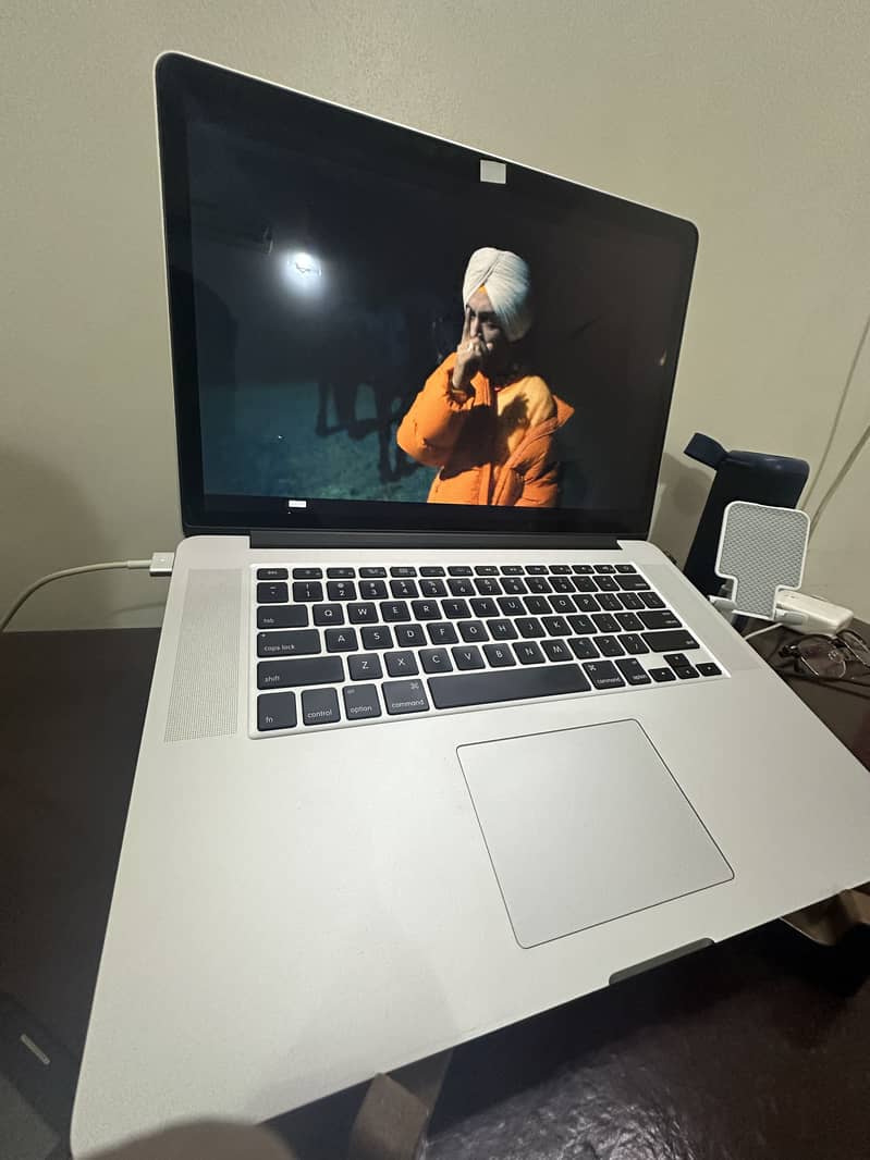 macbook pro 2015 16/512 GB  2gb GPU best for video editing 1