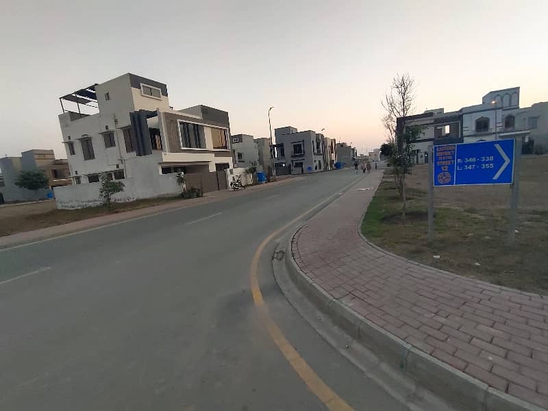 6.11 Marla Corner Plot No 347 For Sale in Eastern Extension Block, Bahria Orchard Lahore 4