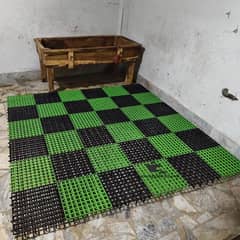 Plastic slatted flooring