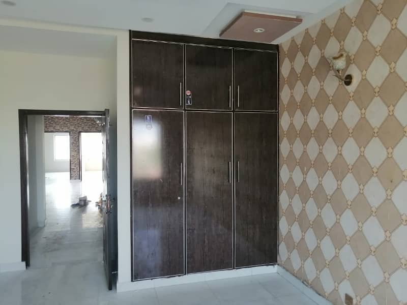 Beautiful House Hot Location Upper Portion Is For Rent 2