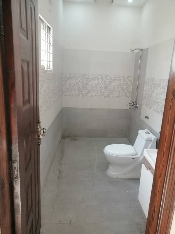 Beautiful House Hot Location Upper Portion Is For Rent 4