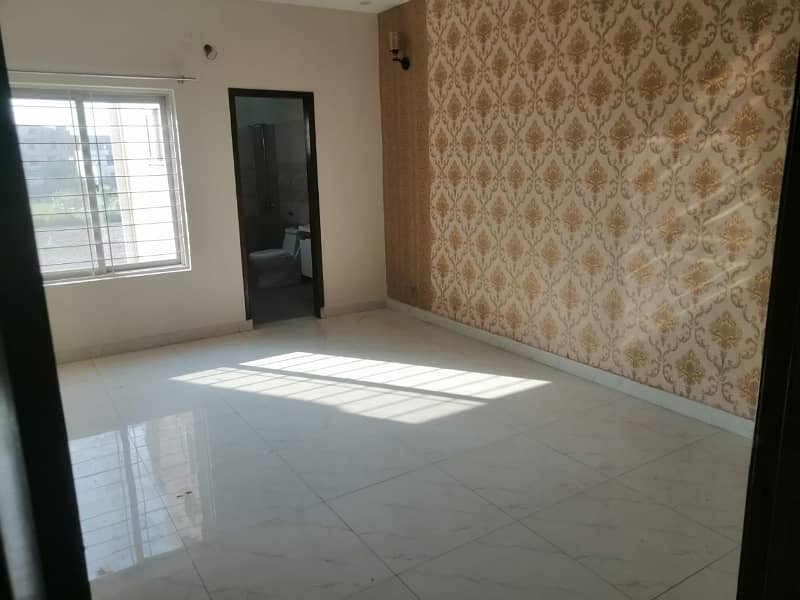 Beautiful House Hot Location Upper Portion Is For Rent 7