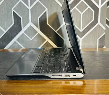 Acer chrome book C740 2