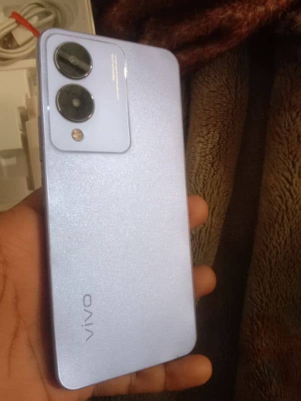 vivo y17s 6/128 box chargar sath hy 2