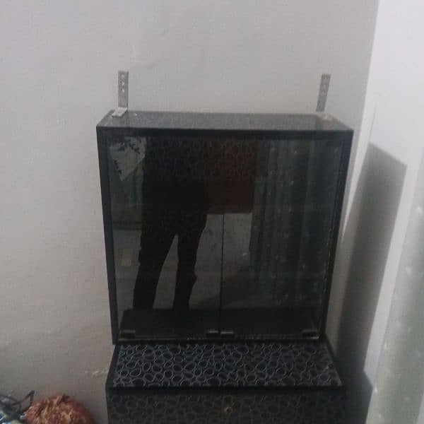 black drawers and glass box for parlour used 3