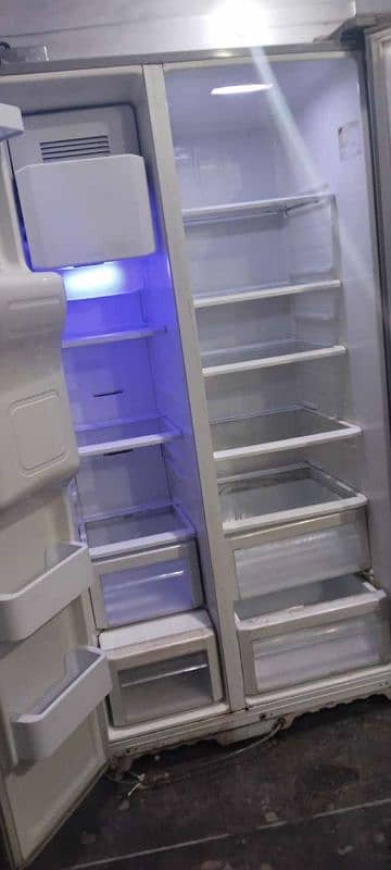 Samsung 2door fridge 2