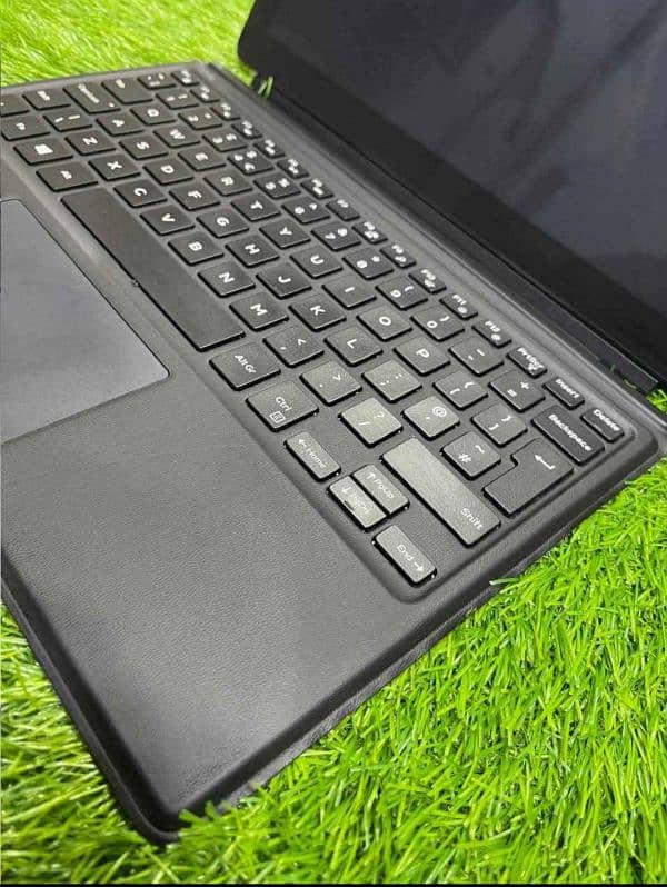 Dell i5 7th 2 in 1 Touch screen Laptop 2