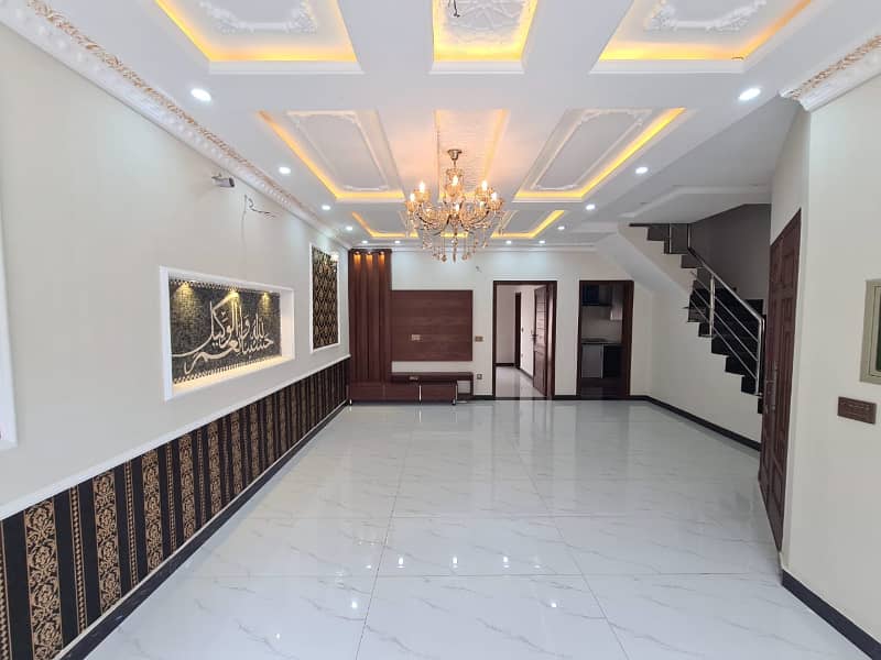 10 MARLA FULL HOUSE IS AVAILABLE FOR RENT IN DHA RAHBAR PHASE 1 3