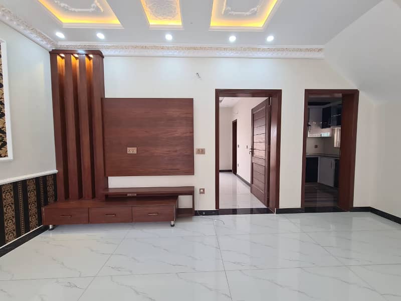 10 MARLA FULL HOUSE IS AVAILABLE FOR RENT IN DHA RAHBAR PHASE 1 4