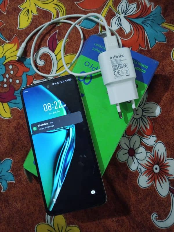 infinix smart 8 pro= 8=128= argent sel all okay no open no repair 2