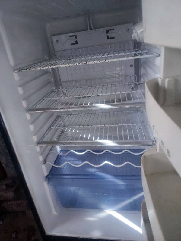 ORIENT Refrigerator Good condition and good working 4