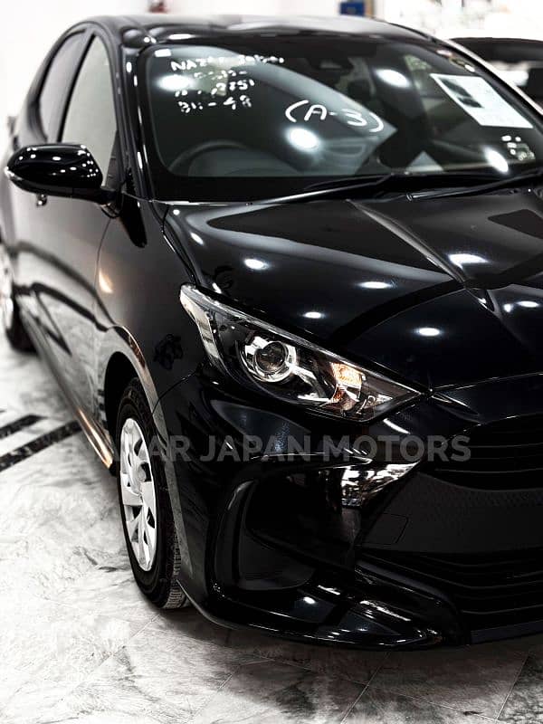 Toyota Yaris Hatchback X Model 2021 - import 2025 3