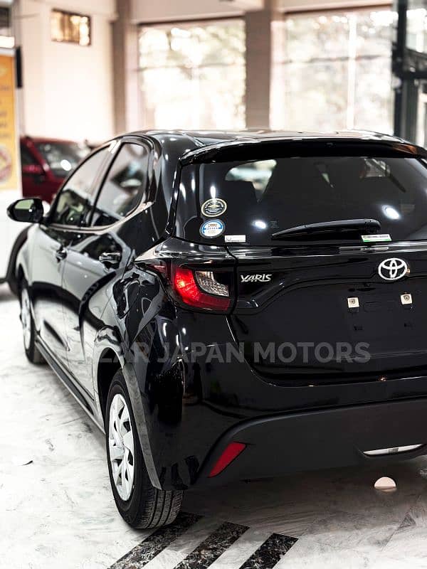 Toyota Yaris Hatchback X Model 2021 - import 2025 4