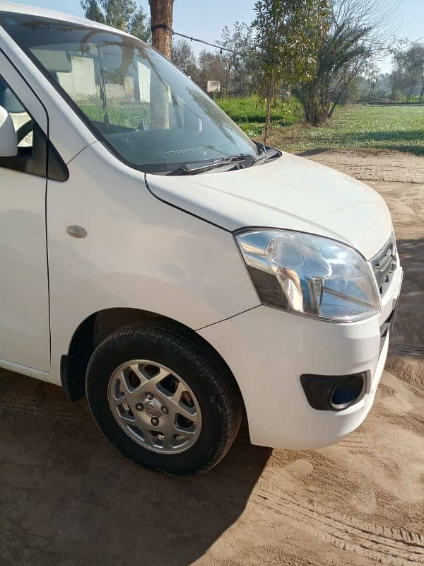 Suzuki Wagon R 2018 11