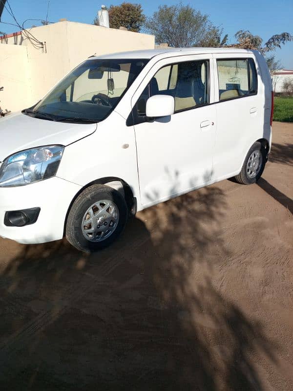 Suzuki Wagon R 2018 14