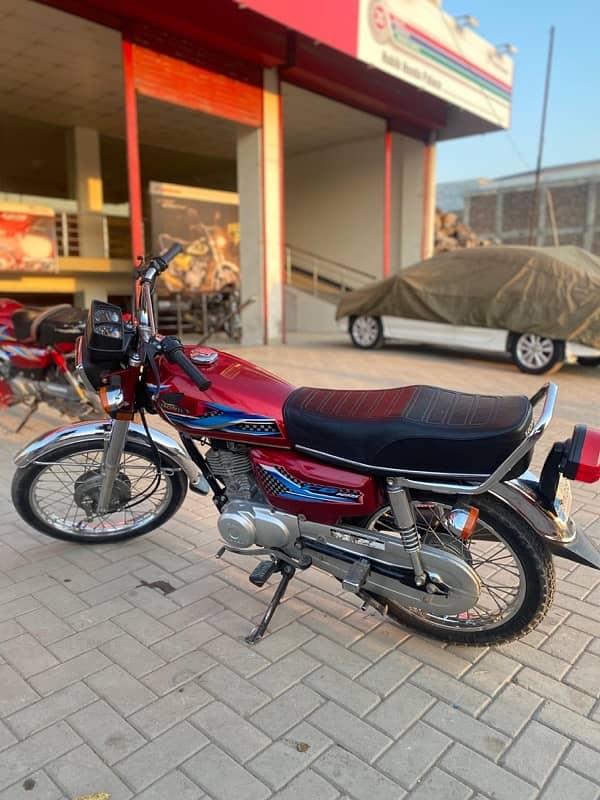 Honda 125 Red Color 2021 Model 3