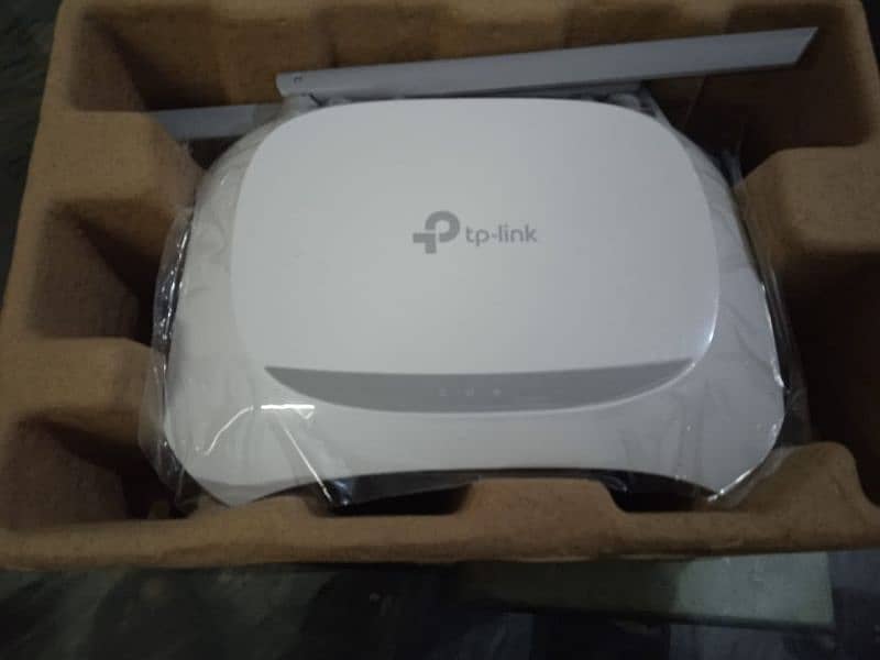 TP-LINK Router 2 Antenna 3