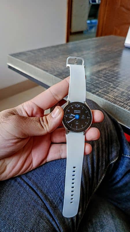 Samsung Galaxy watch 6 40mm 10/10 watch and charger 0