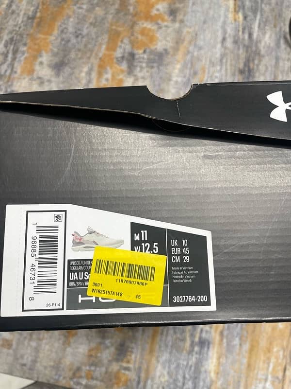 UnderArmour Unisex Runing Shoes - Brand New (unused) 1