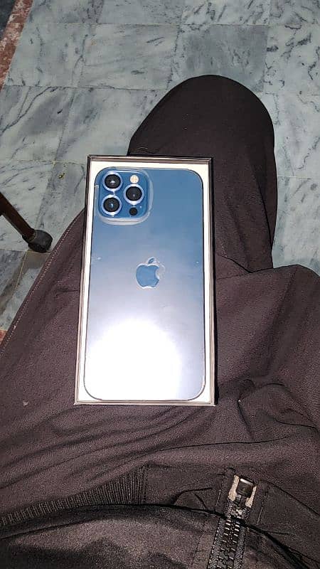 I phone 12 pro max water pack condition 10/10 no even one scrath 7