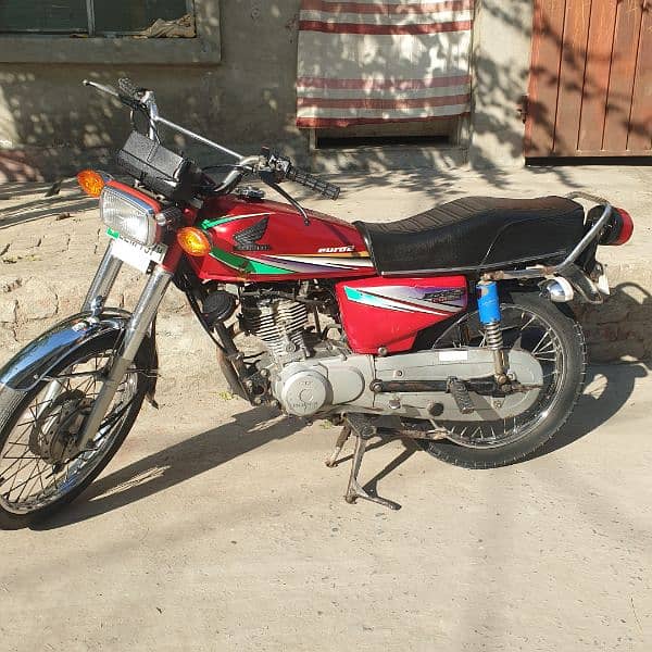 Honda CG125 2014 model 1