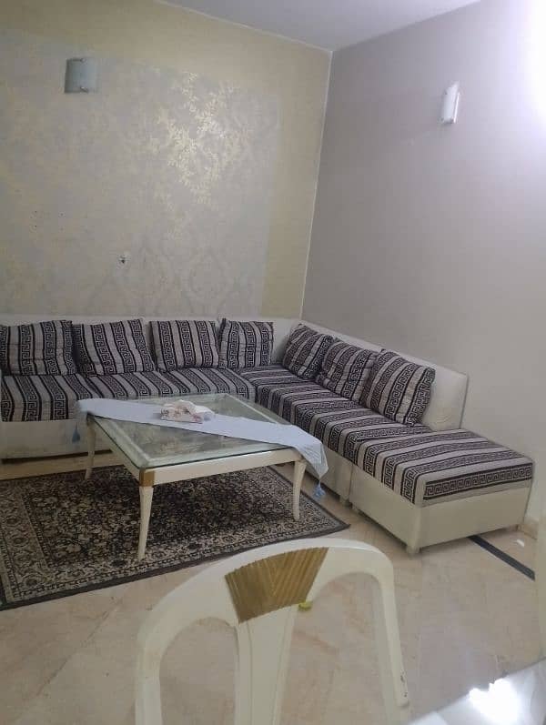 l shaped sofa and table in deco 2