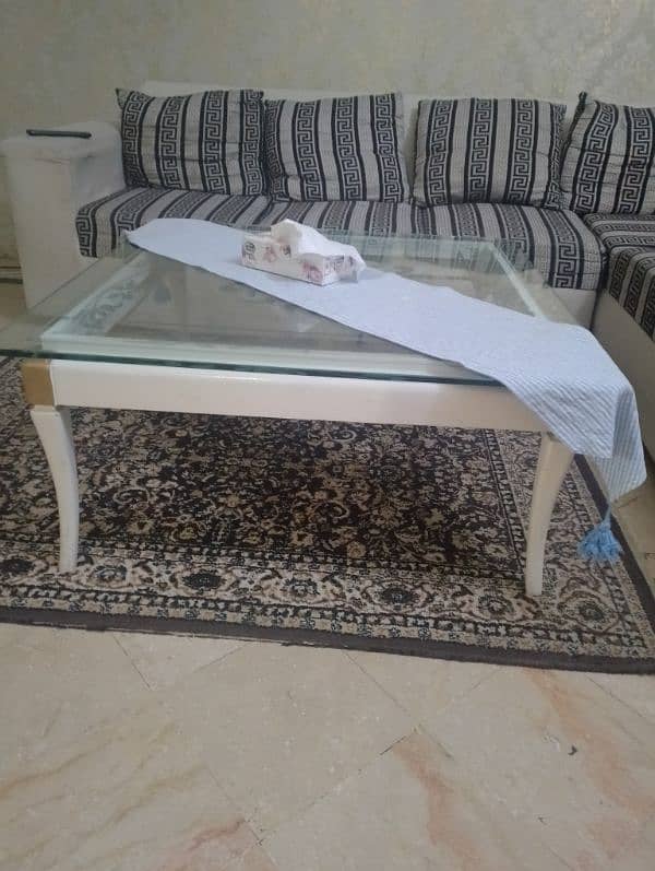 l shaped sofa and table in deco 4