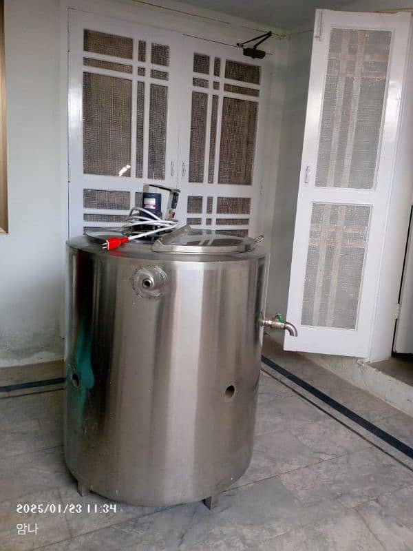 Electric Milk boiler. 1