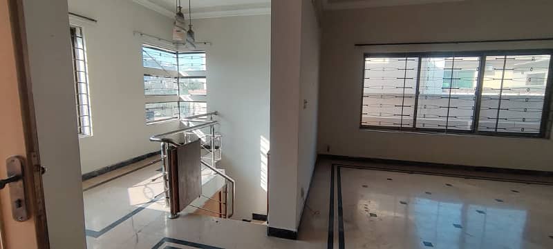 UPPER PORTION For Rent, 1 Kanal House for Rent in Soan Garden Block F( Gas & water Boring Avlb) 3