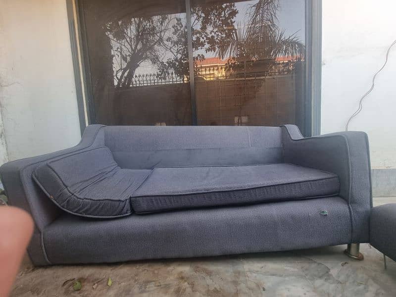 3 seatee sofa with 1 stool of same type 0