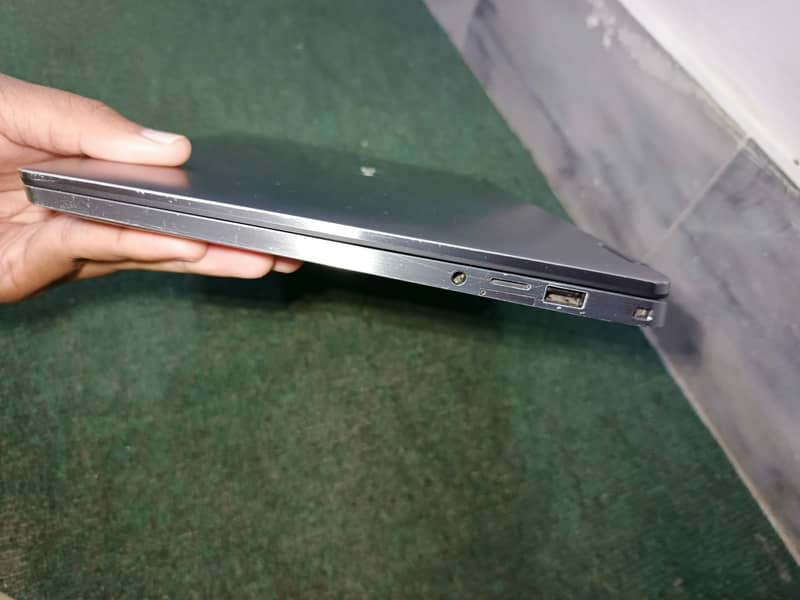 Dell Latitude 7400 2-in-1 (i5 8th Generation) 4