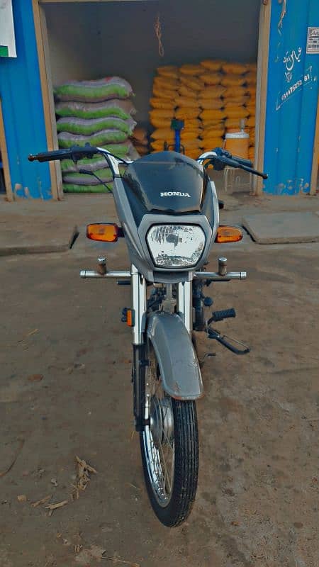 HONDA CD 70 DREAM (2021 Model) 2