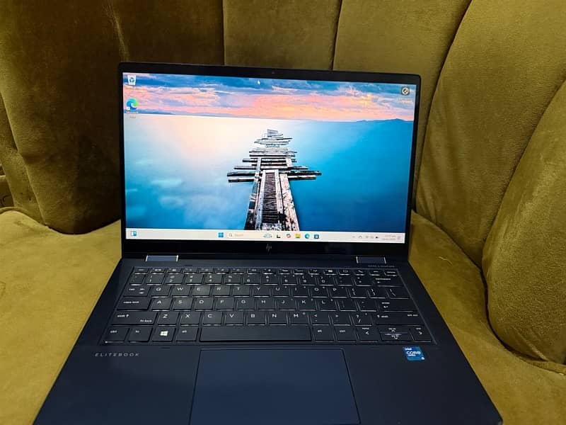 HP Elite Dragonfly G2 intel Core I5-11th gen 4