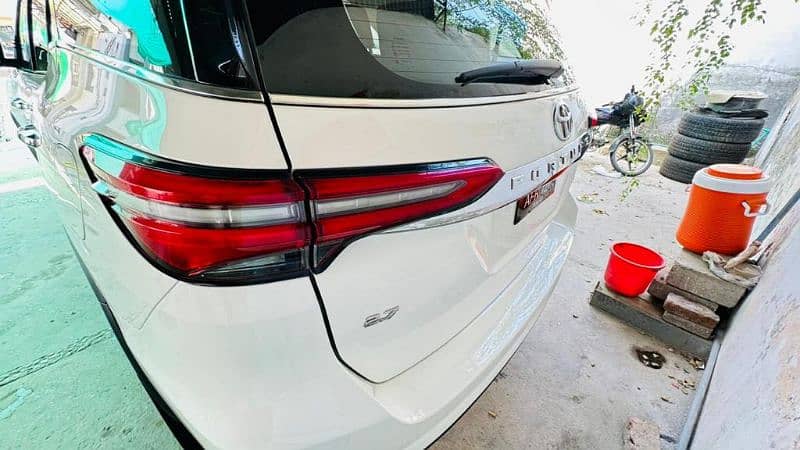 Fortuner V 2.7 Petrol 1