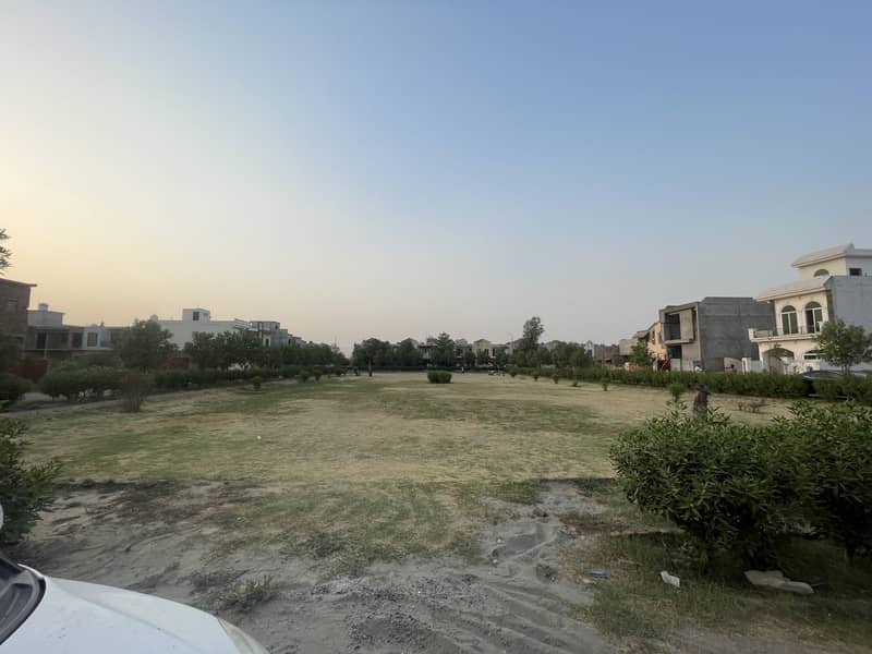 FACING PARK 5 MARLA PLOT FOR SALE AT PRIME LOCATION OF EDENABAD 3