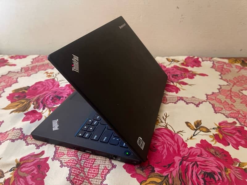 Lenovo Thinkpad C i3 - 5th Gen 1